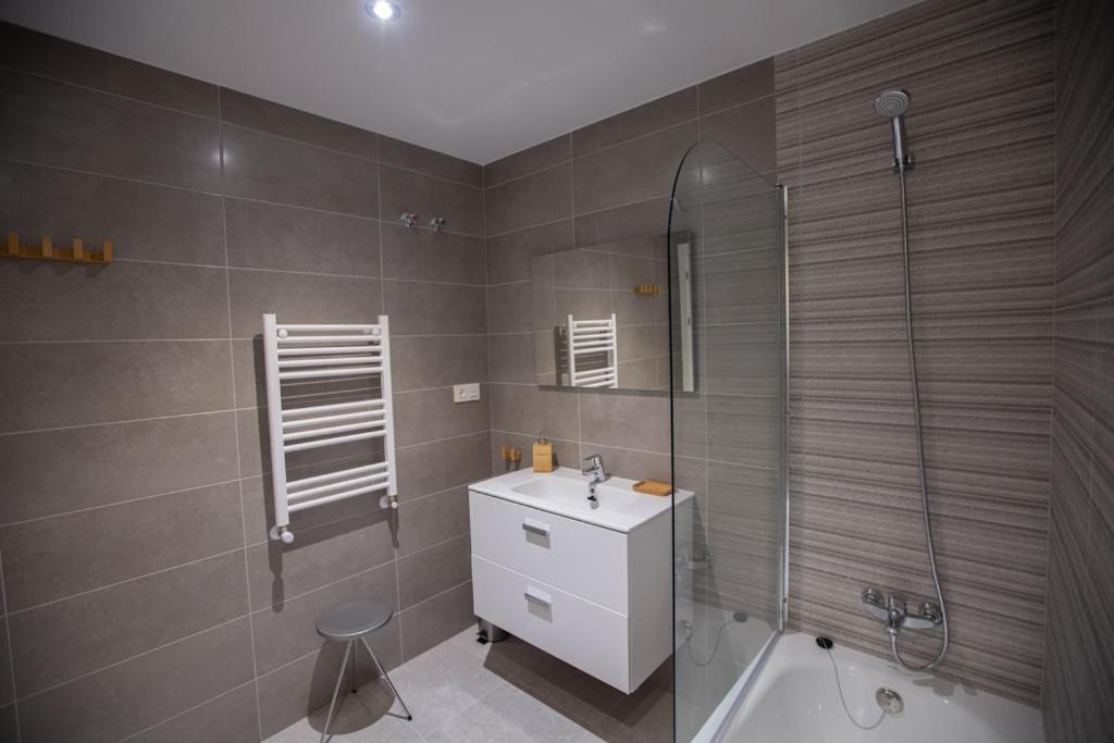 Apartamentos Tiu Enrique 4 Piso Onís Buitenkant foto