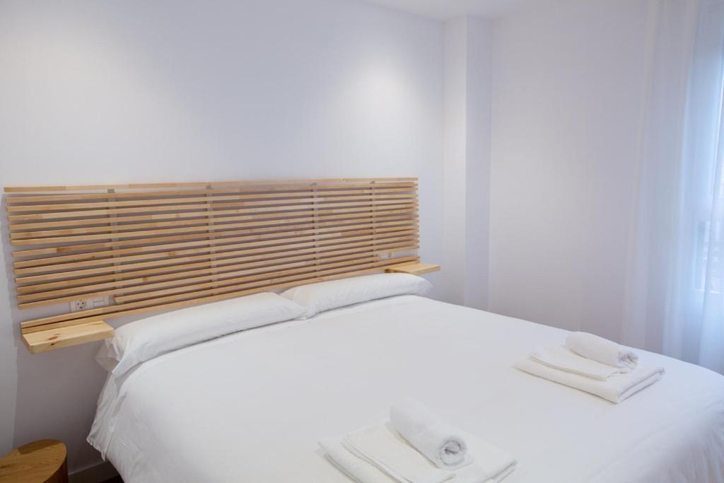 Apartamentos Tiu Enrique 4 Piso Onís Buitenkant foto