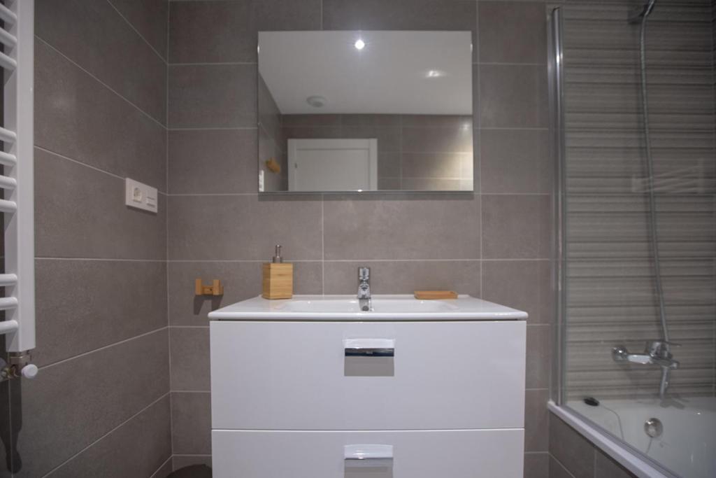 Apartamentos Tiu Enrique 4 Piso Onís Buitenkant foto